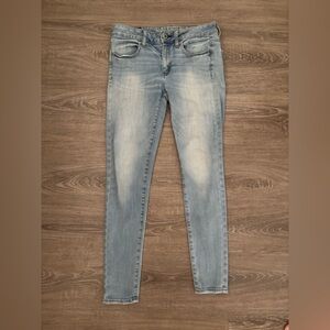 American Eagle Jeans Skinny straight sz 6R Women’s Medium Wash